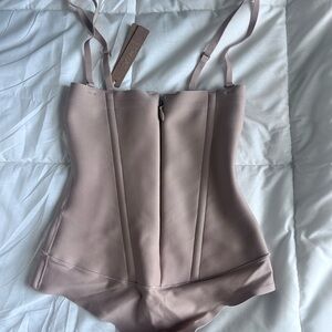 SKIMS Core Sculpt Waist Cincher Thong | Clay | Size M | New with Tags